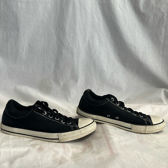 Converse Chuck Taylor All Star Low Top Sneakers – Black (Size - Picture 2 of 6